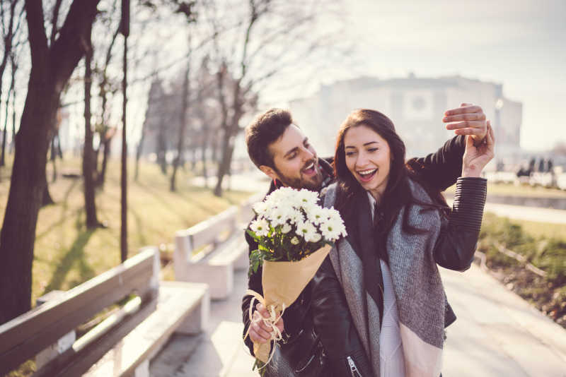 Gesti Romantici Per Conquistare Una Ragazza